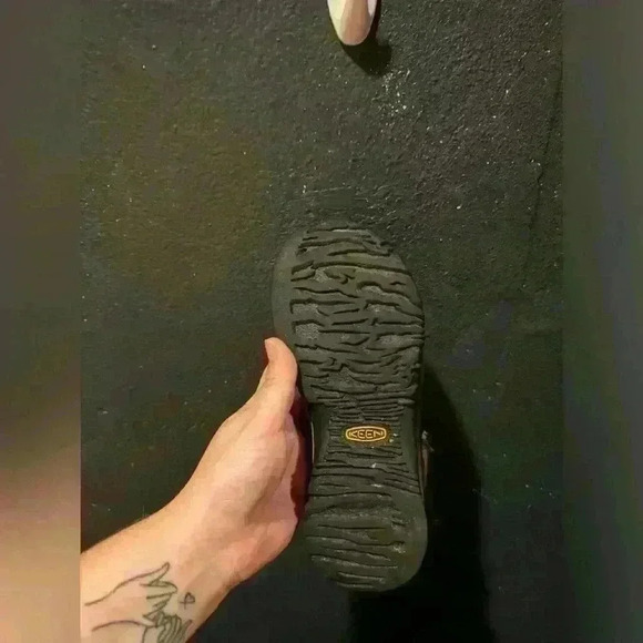 Kids Keen Brown Green Camo Sandals Size 6 - Picture 8 of 8